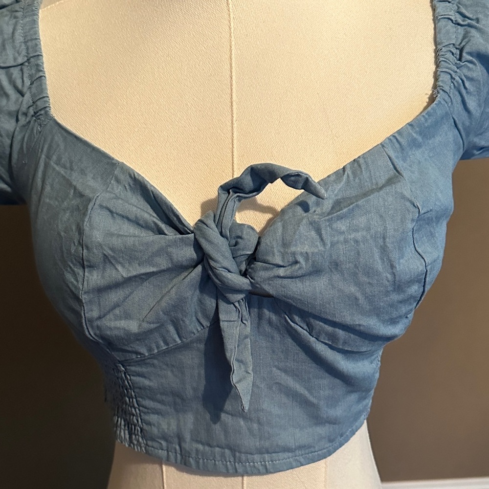 Unique Vintage Chambray Blue Puff Sleeve Tie-Front Crop Top Size L - Picture 2 of 5
